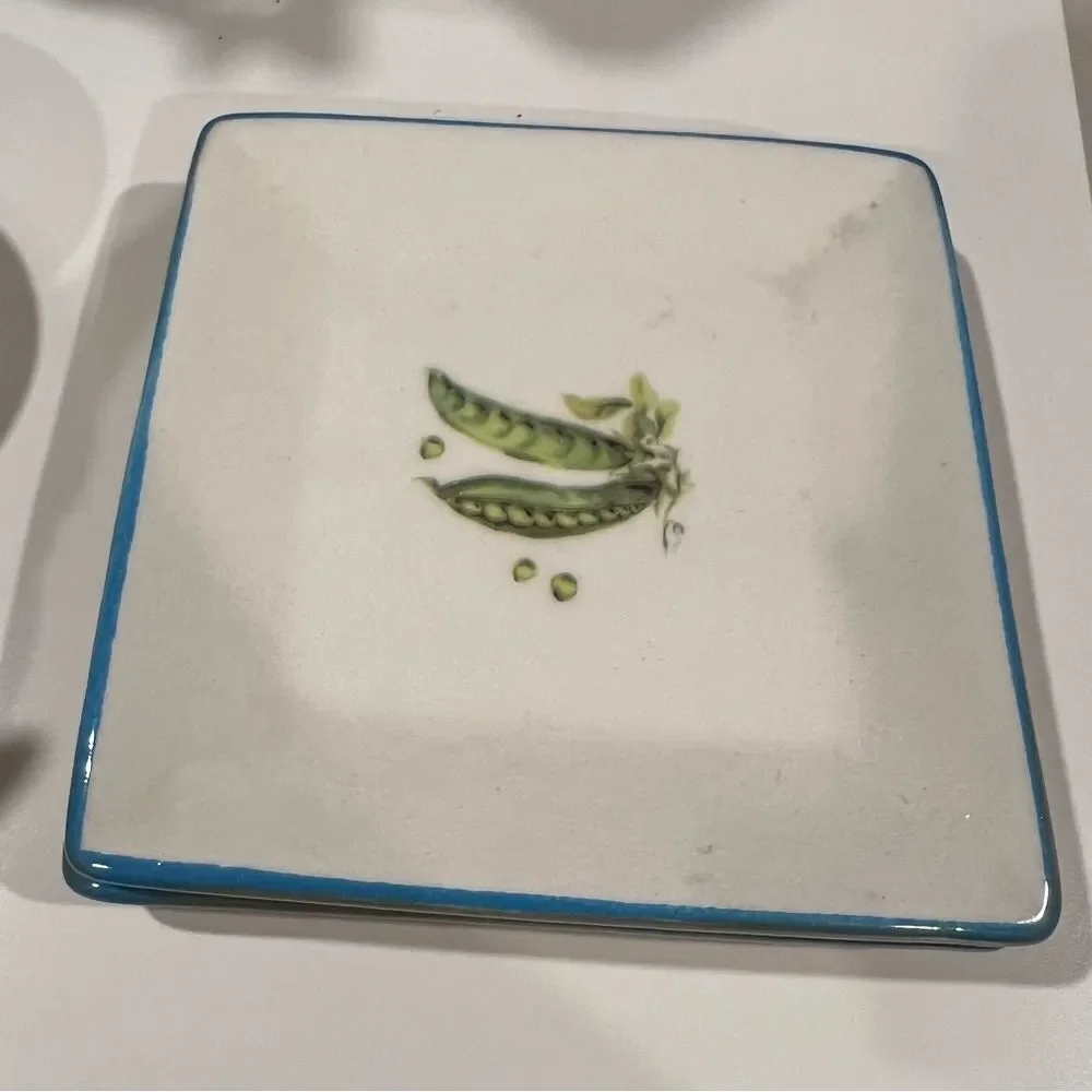 Williams-Sonoma Appetizer Tapas plate with a pea design one bell pepper Italy